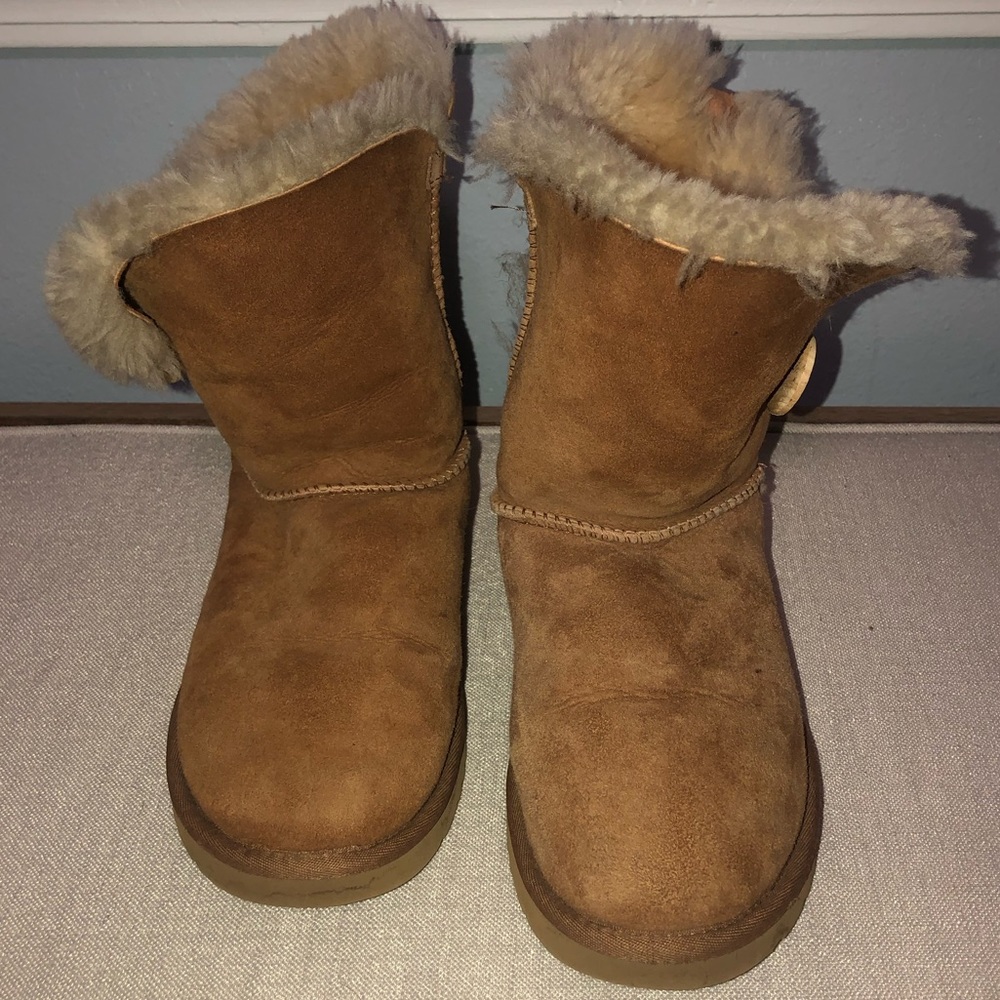 UGG Bailey button boots. Size 7